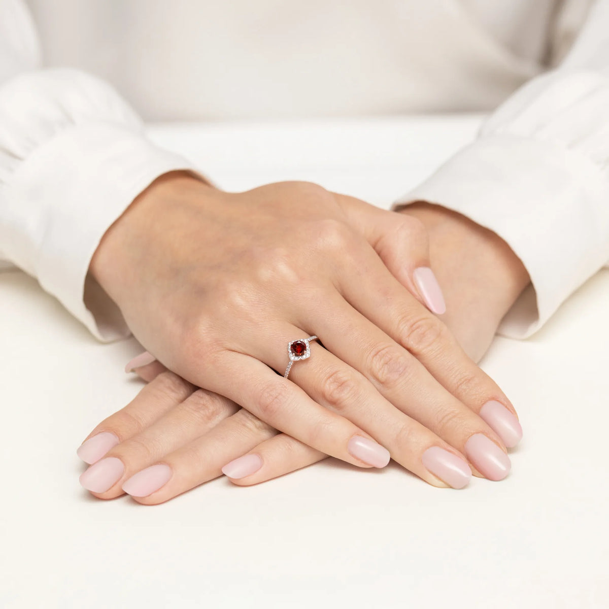 gold-ring-flower-with-0-60ct-garnet-and-diamonds-w0603-gar-01