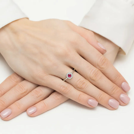 gold-ring-with-0-30ct-sapphire-and-0-103ct-diamonds-w0616-rur-01