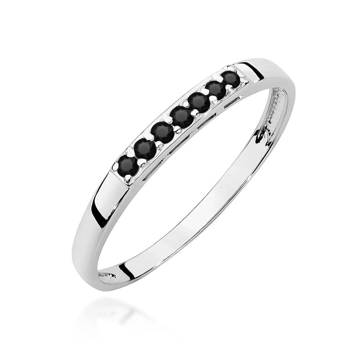 Prsten z bílého zlata s černými diamanty o celkové hmotnosti 0,102 ct