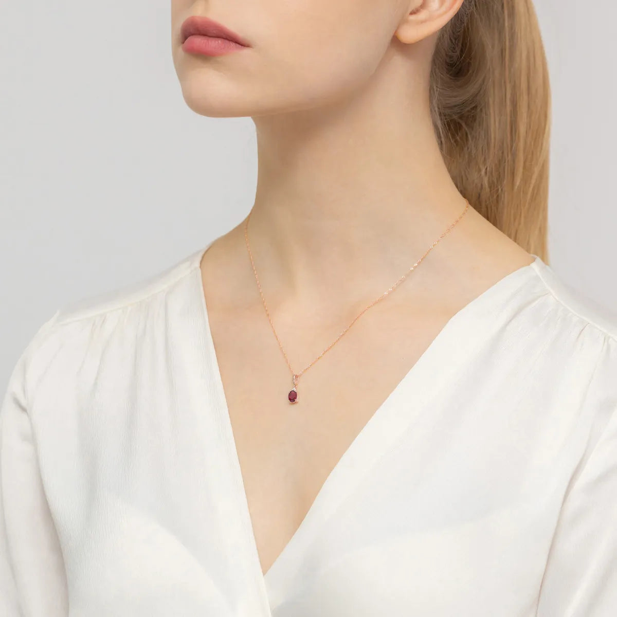 gold-pendant-with-1-00ct-ruby-and-0-026ct-diamonds-z0308-rur-01