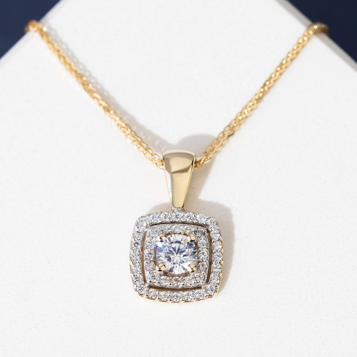 goldanhänger-mit-0-30ct-labor-diamant-und-0-20ct-labor-diamanten-z0506-ldw-01