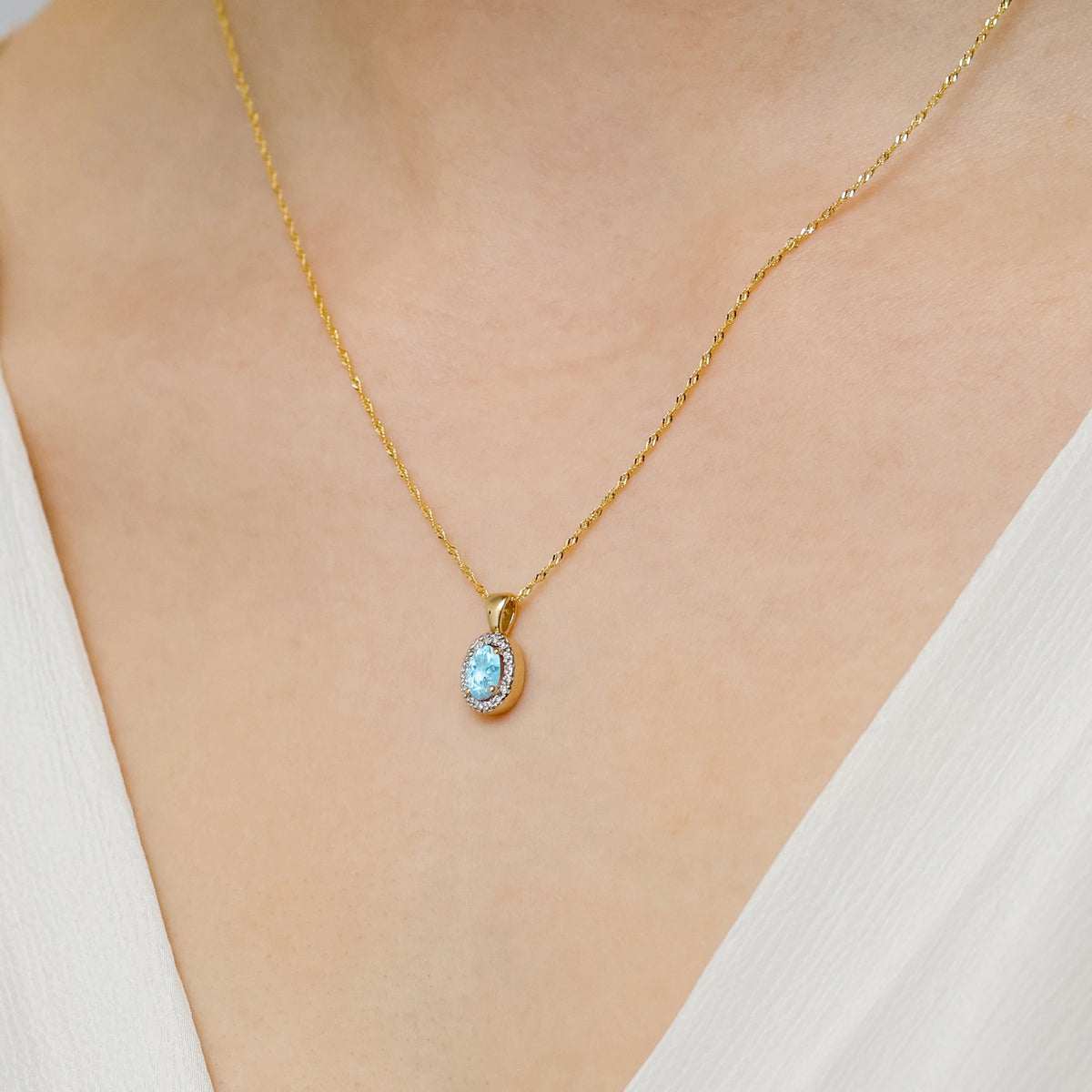 zlatý prívesok s 0,50 ct topásom a 0,08 ct diamantmi z0574-tob-01
