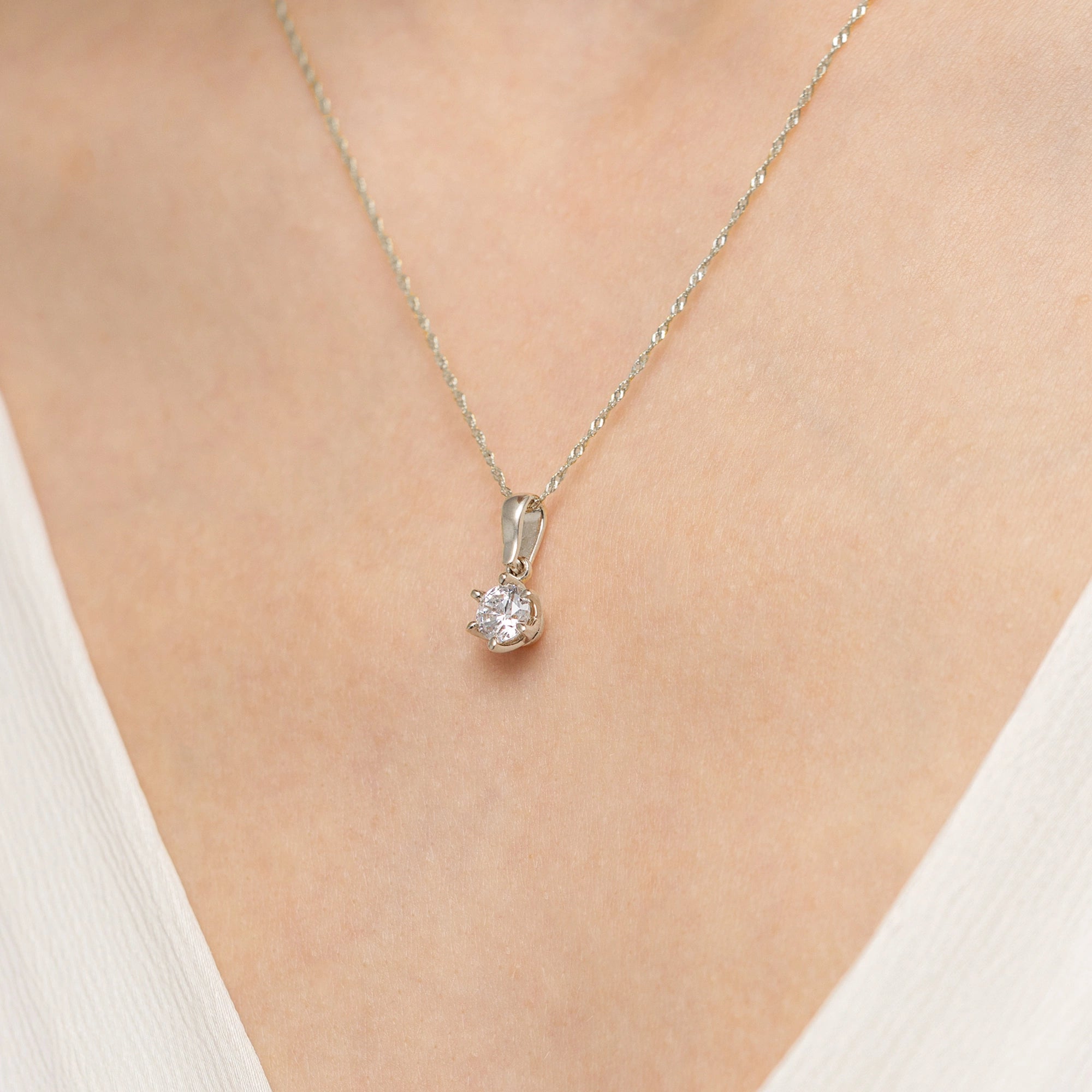 gold-pendant-with-0-70ct-diamond-z0575-diw-04