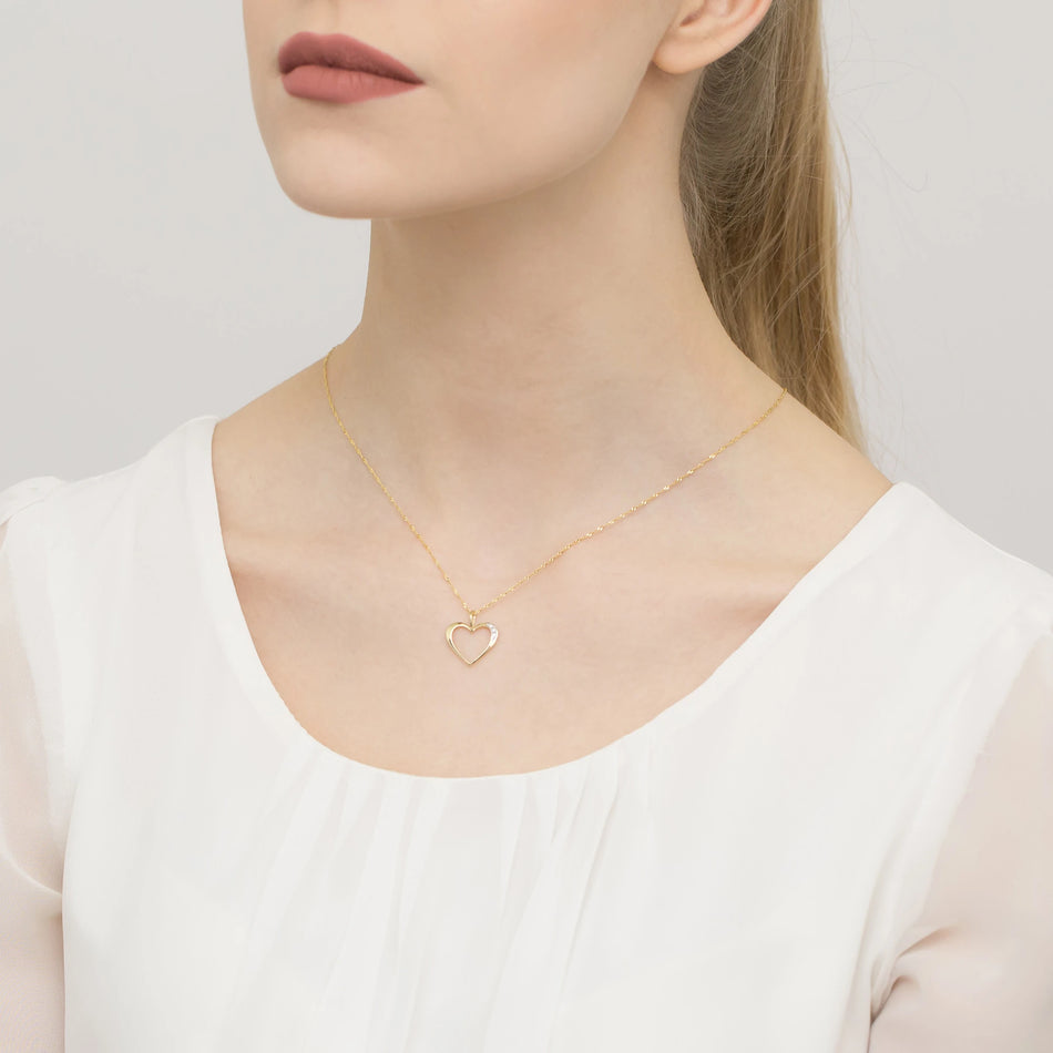 Zlatý náhrdelník so srdcovým príveskom a kubickou zirkóniou