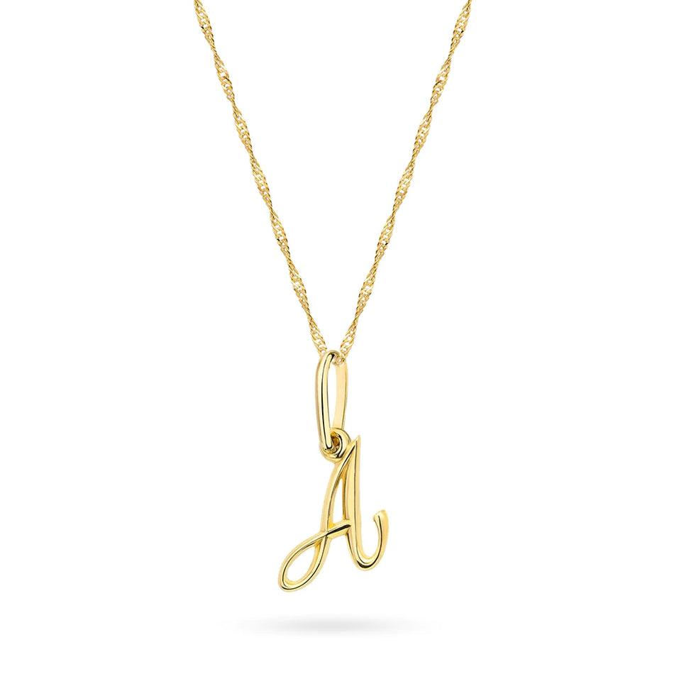 Náhrdelník so zlatým písmenom A na singapurskom reťazci