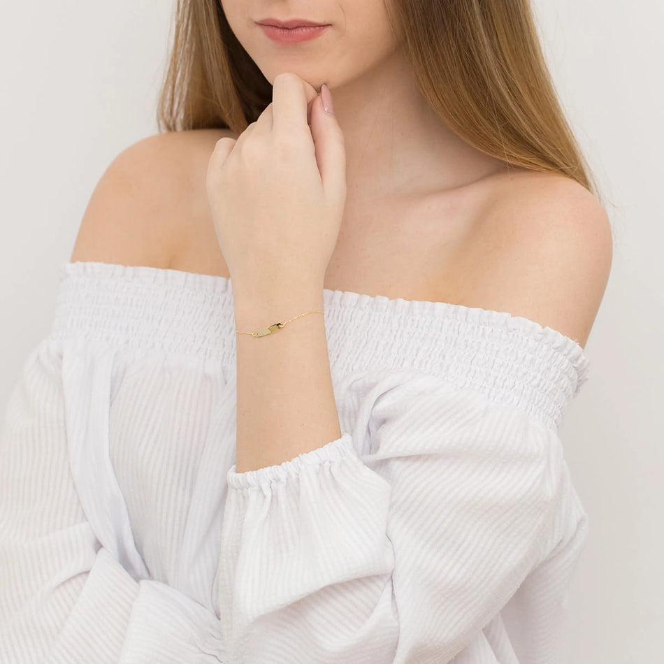 Detský zlatý náramok s platničkou na gravírovanie